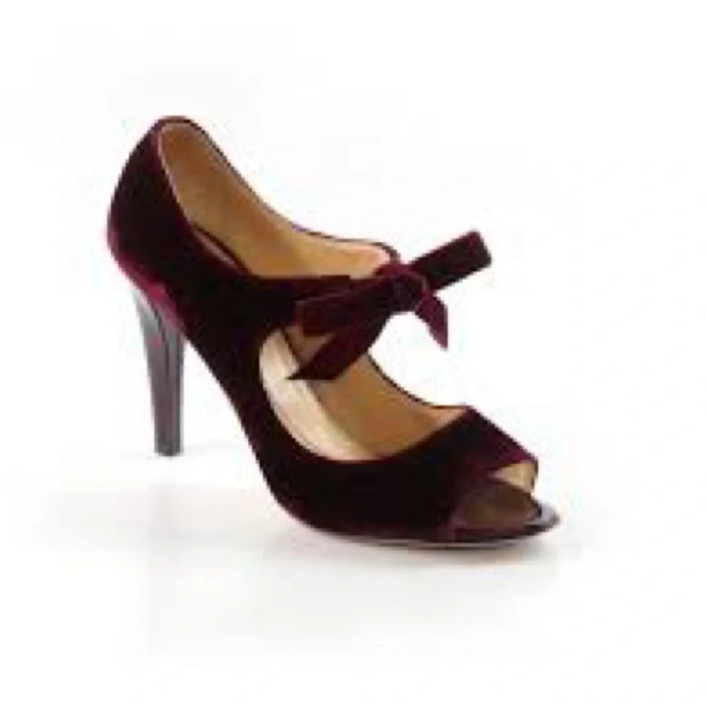 Kate Spade Burgundy Velvet Bow Heels, size 10